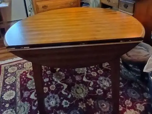 Lovely drop leaf table
