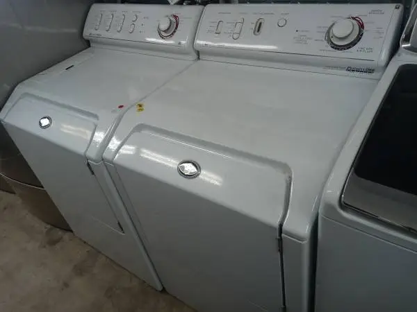 ★Maytag Neptune front load freestanding washer and gas dryer set