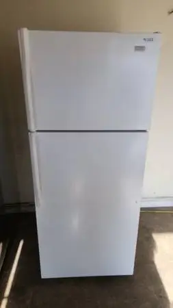 In very good conditions Apartment size refrigerator.