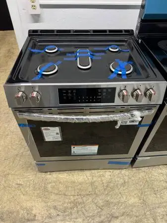 GAAV - NEW FRIGIDIARE 30 GAS RANGE - FACTORY WARRANTY