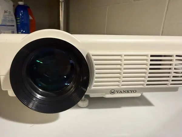 VANKYO Projection TV