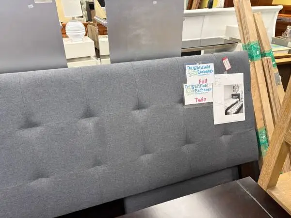 Gray Headboard, footboard set with a Full size bed and a Twin Trundle