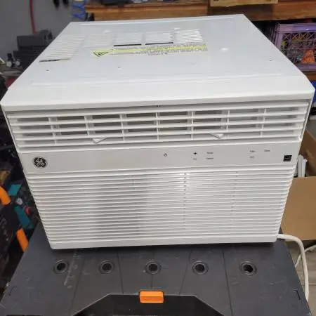 LIKE NEW GE 14,000 BTU WiFi Smart Air Conditioner