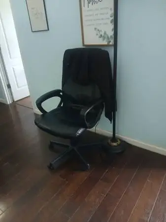 Black Rolling Desk Chair