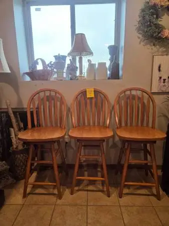 Set of 3-25 Oak Swivel Bar Stools