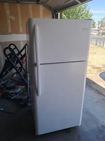 FRIGIDAIRE REFRIGERATOR CAN DELIVER