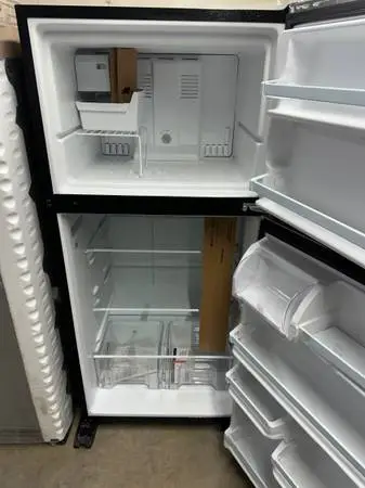 New Whirlpool Refrigerator W/Delivery