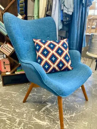 Modern Blue Tufted Chair