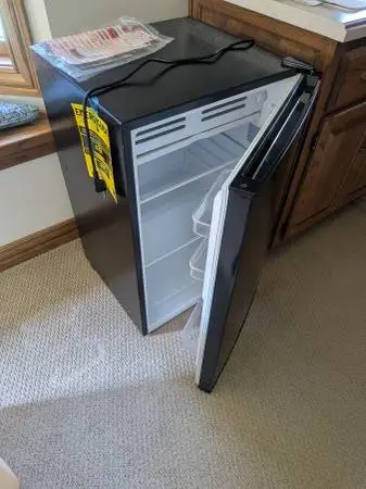 Mini Frig - Like New Mini Refrigerator