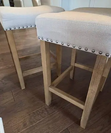 2 Bar Stools