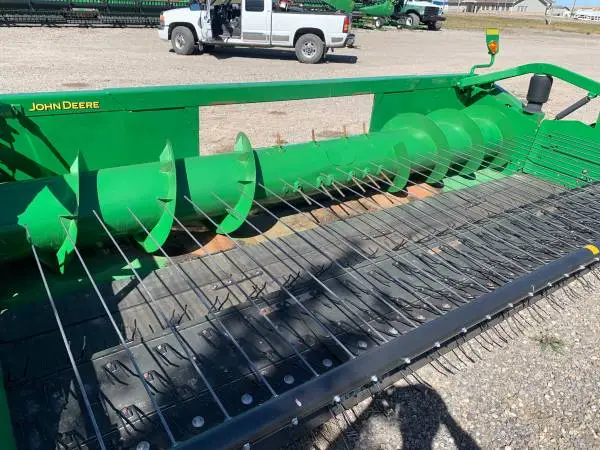 2016 John Deere 615P Pick Up Header