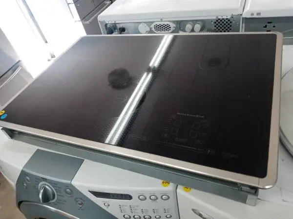 ★KitchenAid 30 stainless trim induction glass-top cooktop