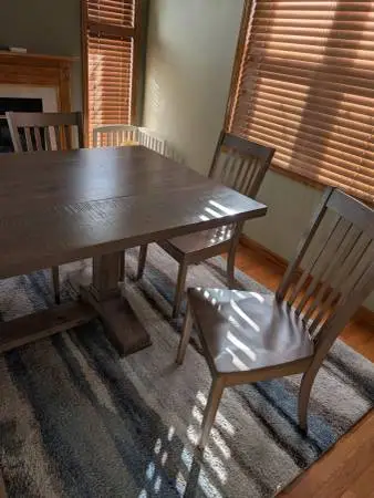 Table & Chairs
