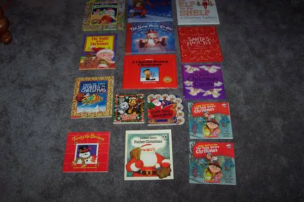 CHRISTMAS BOOK LOT 15 CHILDRENS CHARLIE BROWN FROSTY SNOWMAN USBORNE