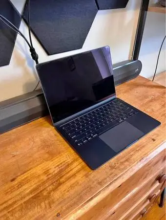 MacBook Air (2025 M4 Chip)