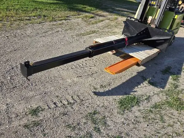 Telescoping truss boom for skidsteer