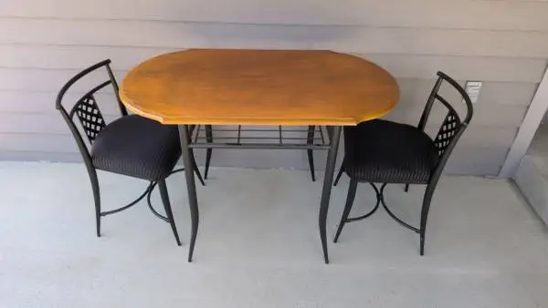 coffee table and chairs