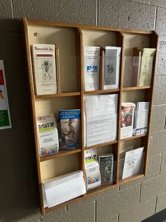 Brochere Display Case rack wall display