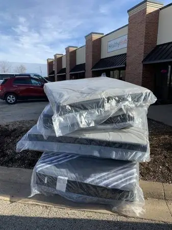 🌷Luxury Queen Mattress CHEAP!🌷