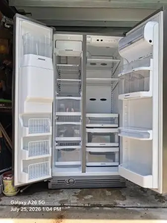 Kenmore Elite(Whirlpool)Side-by-Side Fridge/Freezer Xtra Clean
