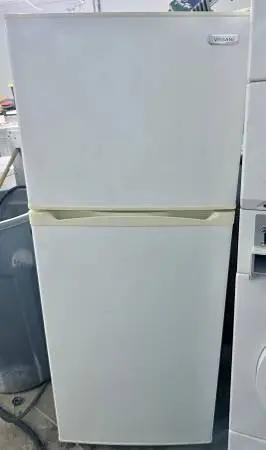 24 Inch Vissani HMDR1030WE , Top Freezer Bottom Refrigerator , Compact
