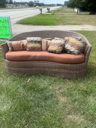High-End Woven Wicker Outdoor Patio Set (Sofa + 1 chair )