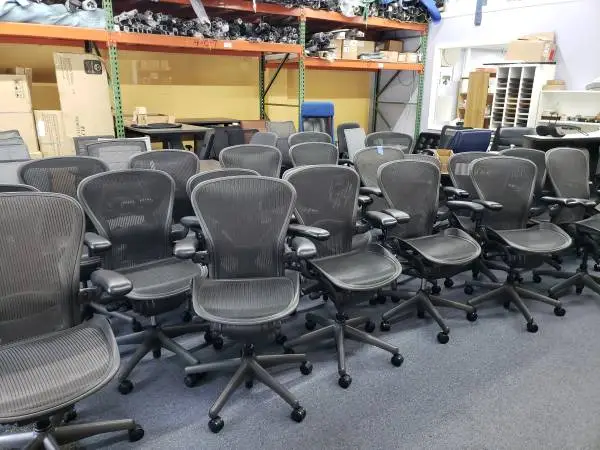 Herman Miller Aeron Classic Refurbished Steelcase Leap 2