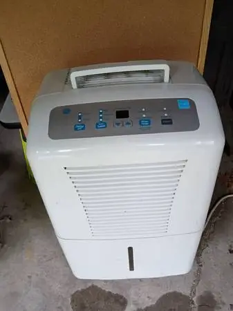 Dehumidifier GE  65 pint
