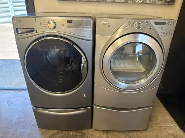Whirlpool washer and electric dryer