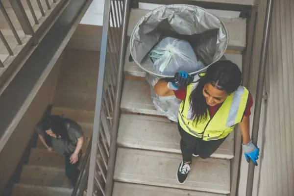 Service Valet–Door-to-Door Trash Collection-Night