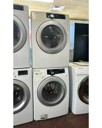 Samsung Set Washer and Dryer Stackable White