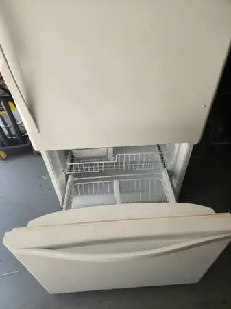 Whirlpool refrigerator freezer