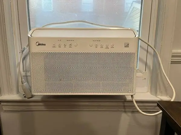 BRAND NEW AC Window Unit - Selling for half the price!