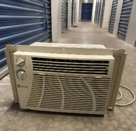 A/c unit - works, free
