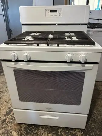 Fully Functional Whirlpool White 30” GAS Stove
