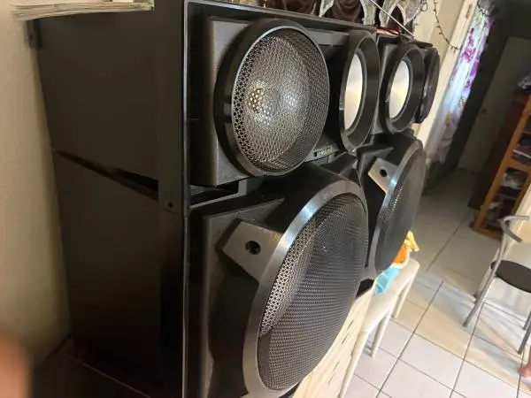 Samsung speakers big
