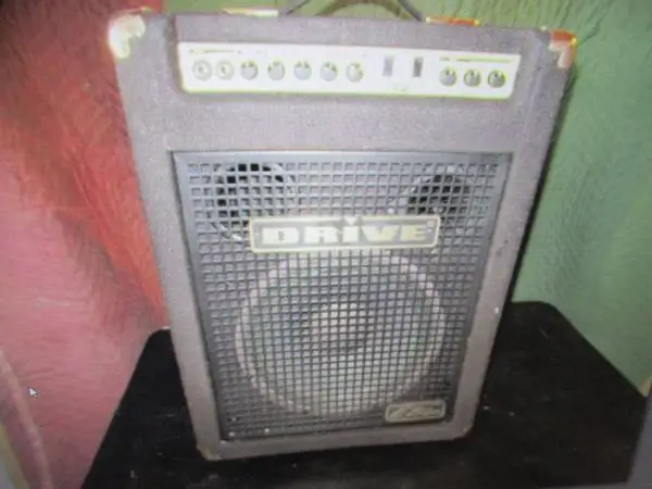 GUITAR/MIC COMBO AMP