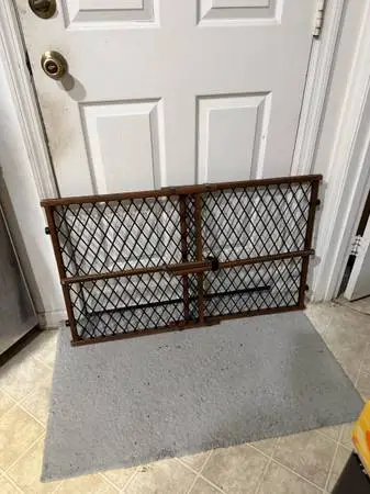 Wooden Baby/Pet Gate (READ FULL DESCRIPTION BELOW👇)