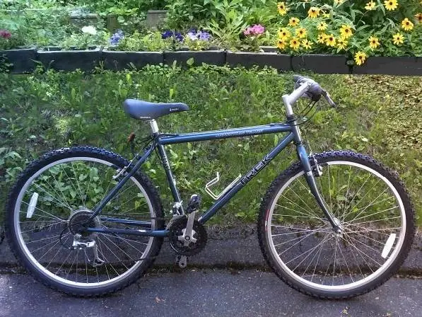 LIKE NEW! - TREK 850 TRAIL/ROAD! - NEW TIRES! - TUNED UP! - LIKE NEW!
