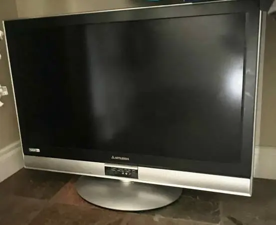 30” Mitsubishi Flat Screen TV
