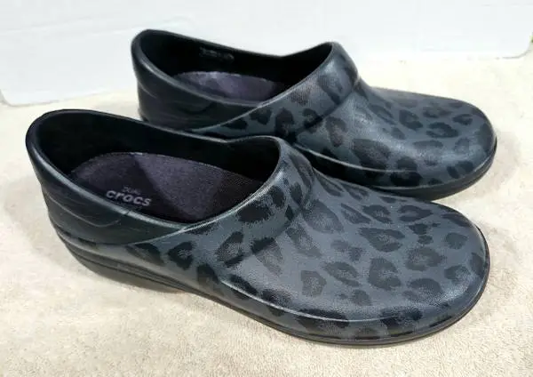 Womens Crocs Dual Comfort Neria Pro II Leopard Print Black Size 9