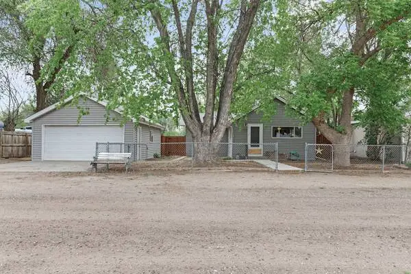 No HOA on large lot!