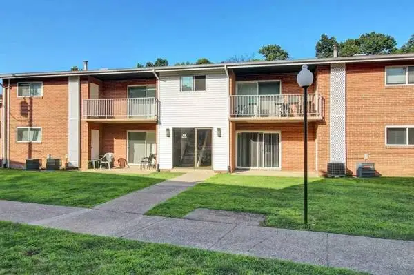 Embrace a new era of living: Our 2 BR, 903 Sq Ft will inspire you.