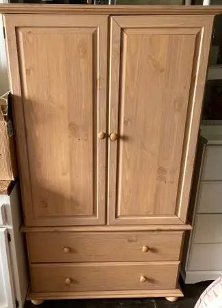 Armoire/dresser
