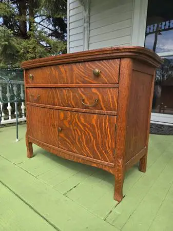 Antique Victorian Quarter Sawn Oak Small Chest