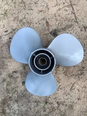 Mercury black max prop appears new