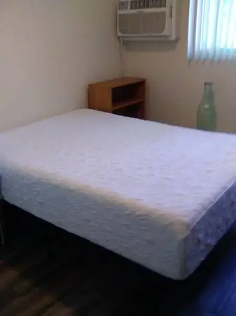 Zinus Spa Memory Foam Full Mattress with frame