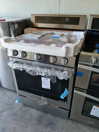 New lg stainless steel gas stove
