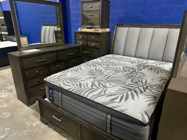 4PC Platform Storage Bedroom Set in Boxes