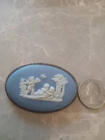 Vintage sterling silver brooch wedgwood with angels